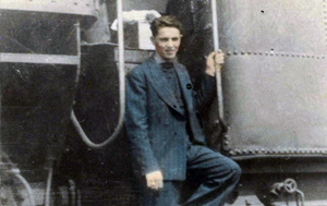 Michael leaving for MCRD, San Diego, 1943