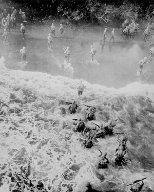 Marines landing at Cape Glouceter, 1943